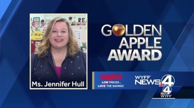 Golden Apple Award winner encourages students to spread a little sunshine