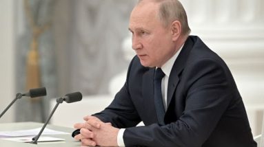 Putin 'propaganda': Ukrainian citizen says Russian soldiers are choosing to surrender amid 'lies'