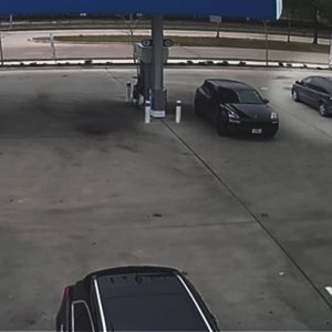 Massive fuel heist: Suspects steal 1,000 gallons of gas from Houston gas station | LiveNOW from FOX