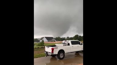 Video captured of tornado in South Carolina