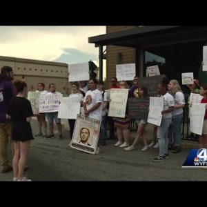 Protesters gather at Anderson Starbucks after demanding union, group says