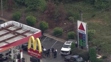 Vehicle standoff in Greenville County fast food restaurant parking lot