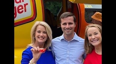 Wienermobile rolls into Greenville area, wowing hungry drivers