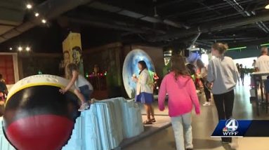 Rainy Labor Day pushes folks to indoor activities